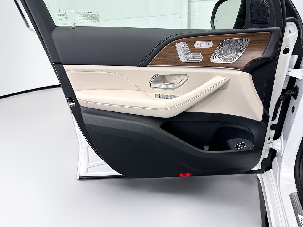 Thumbnail: 2026 Mercedes-Benz GLE - 23