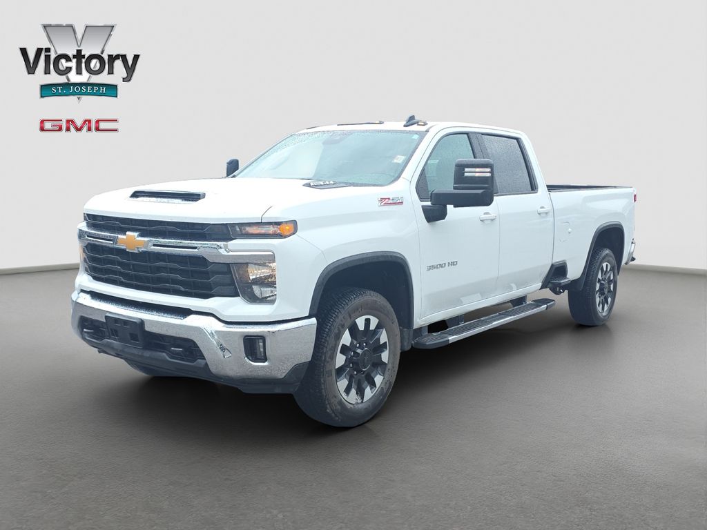 Used 2024 White Chevrolet LT image 3