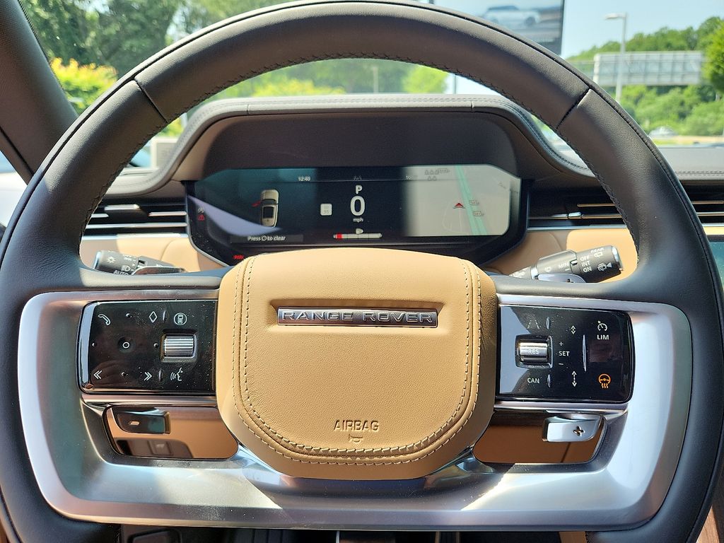 2025 Land Rover Range Rover SE 9