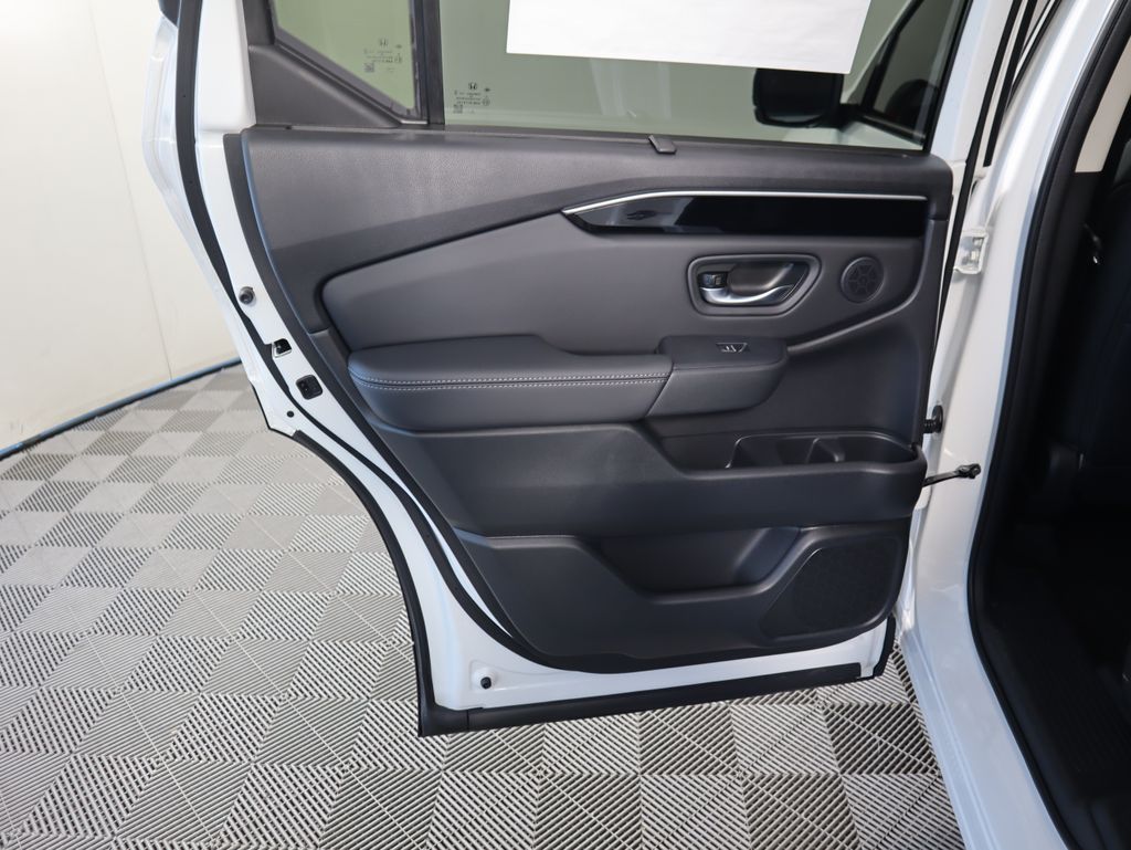 Thumbnail: 2025 Honda Pilot - 27