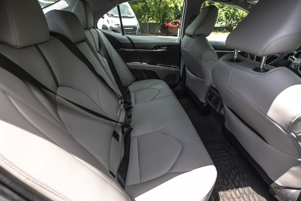 2022 Toyota Camry XLE thumbnail 29