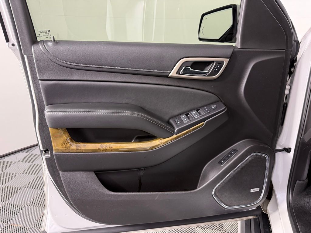 2016 GMC Yukon Denali 9