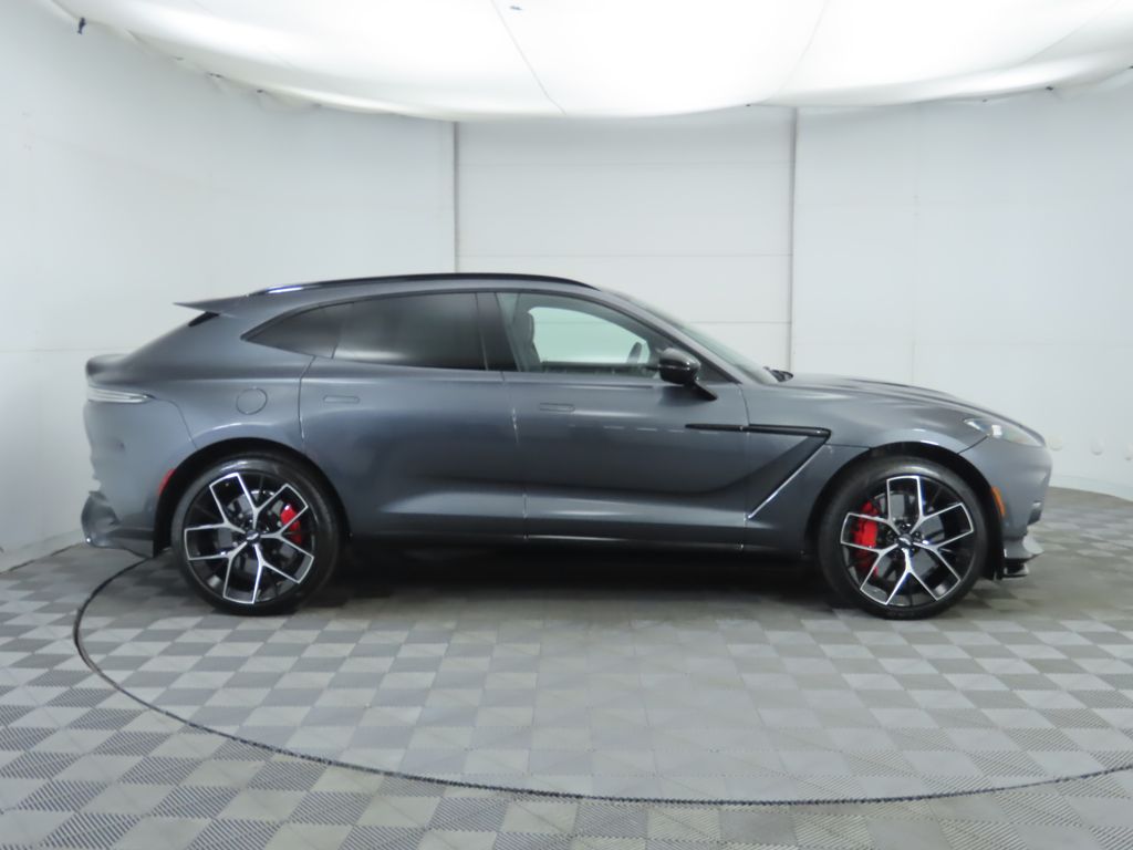 Thumbnail: 2026 Aston Martin DBX - 4