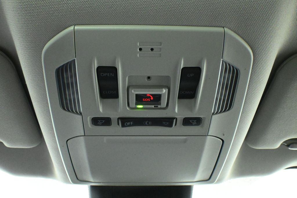 Thumbnail: 2021 Toyota Highlander - 21