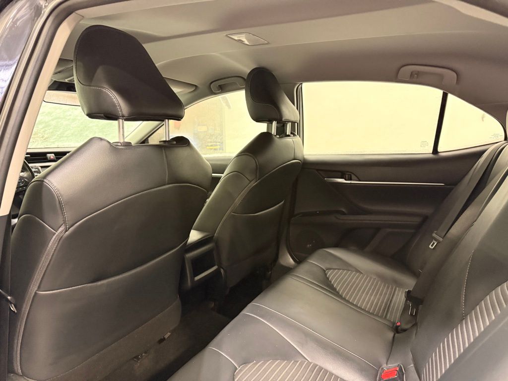 Thumbnail: 2019 Toyota Camry - 17