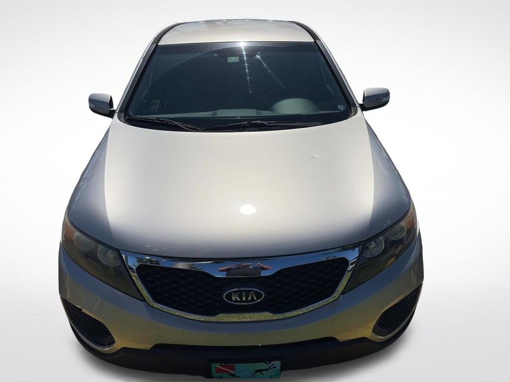 Used 2012 Silver Kia LX image 3