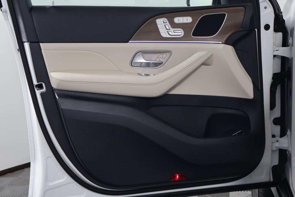 Thumbnail: 2026 Mercedes-Benz GLE - 7