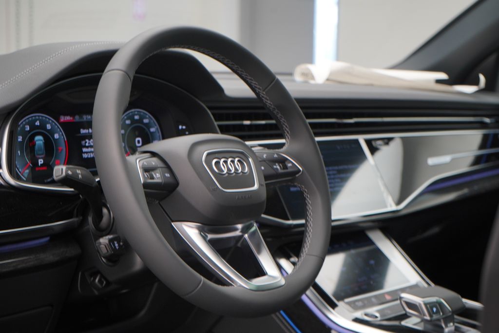 2024 Audi Q8  8