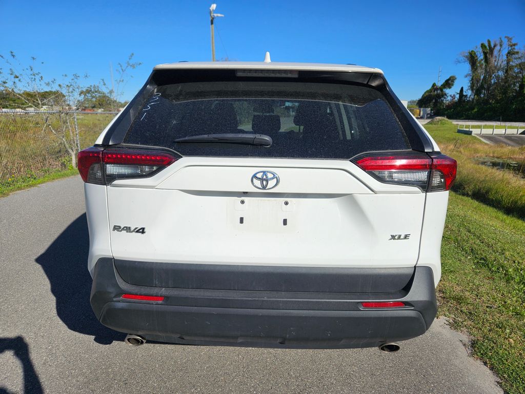 2022 Toyota RAV4 XLE 4