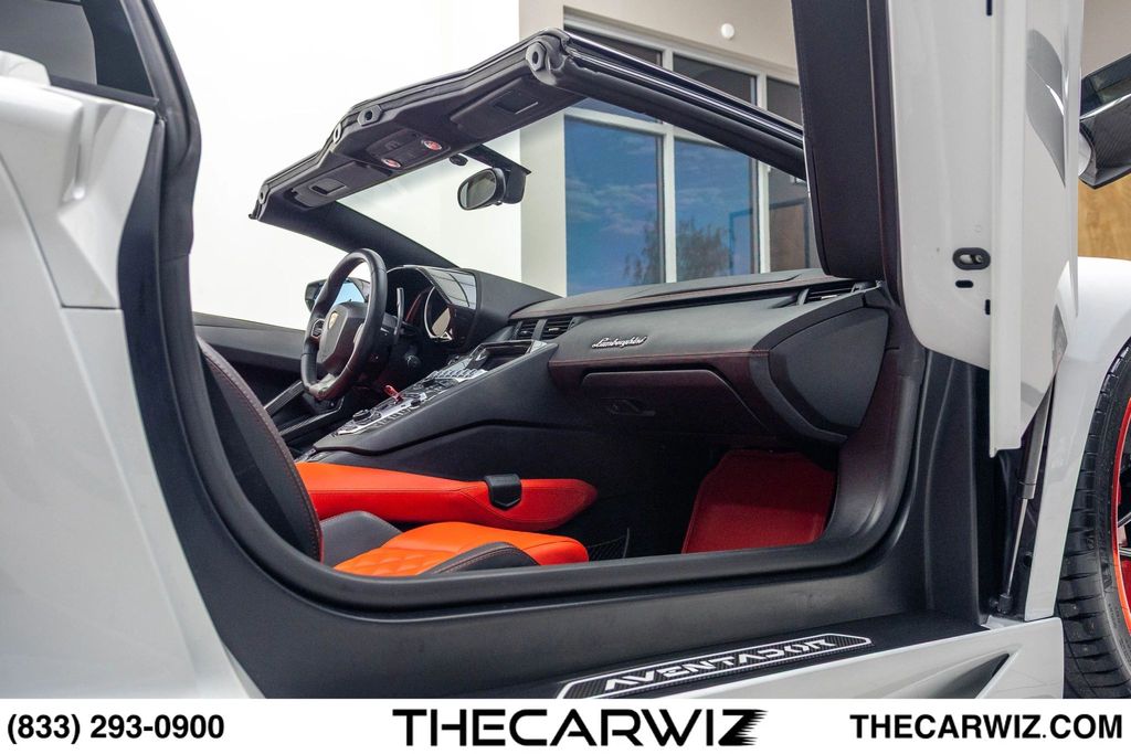 2017 Lamborghini Aventador Base - Photo 75