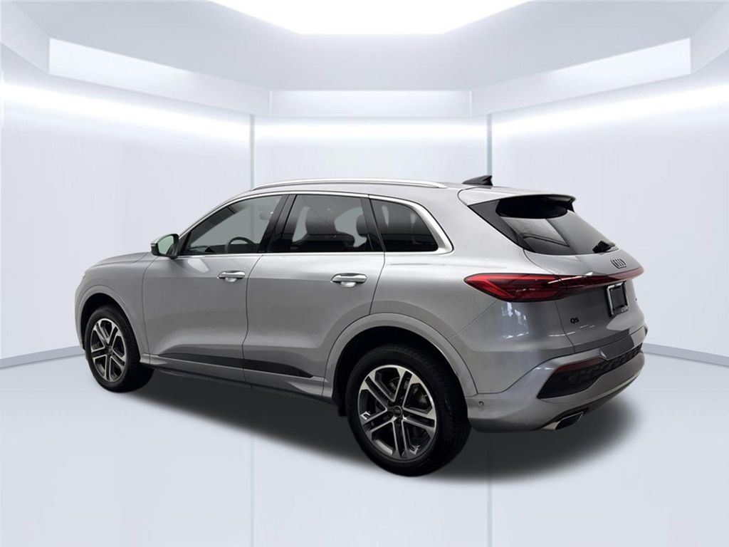 Thumbnail: 2025 Audi Q5 - 3