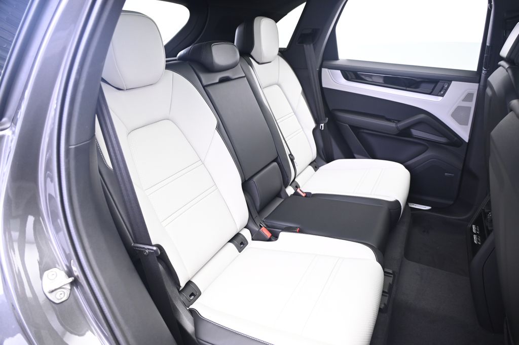 Thumbnail: 2025 Porsche Cayenne - 19