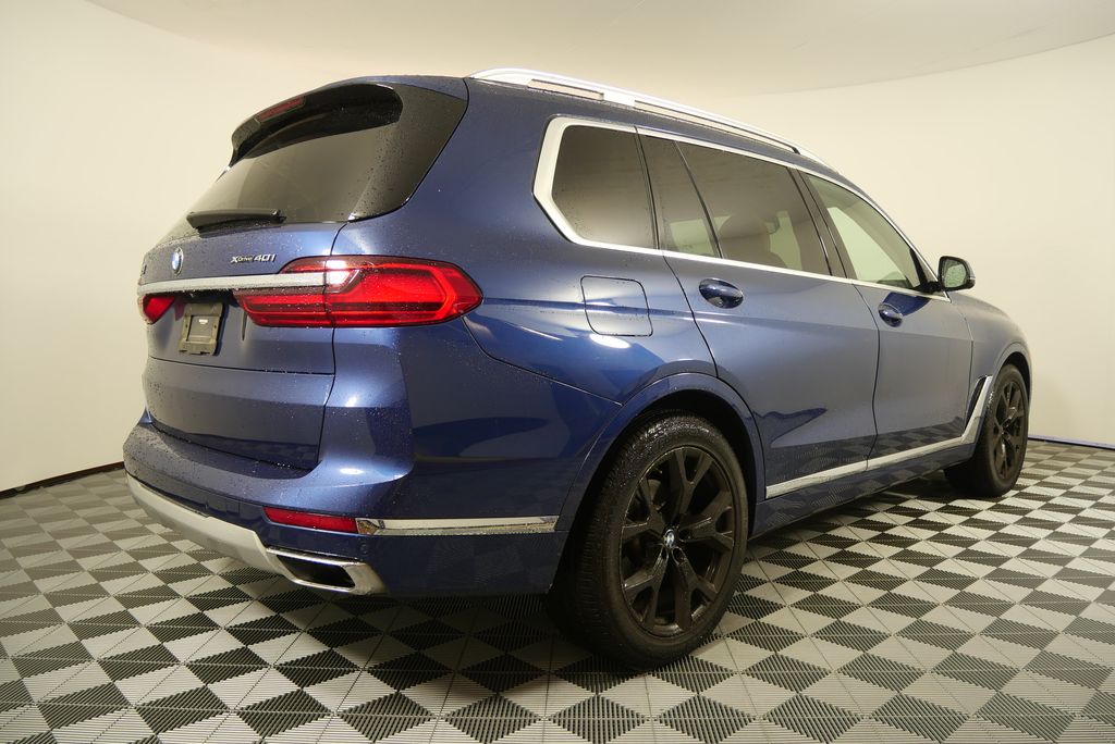 2022 BMW X7 xDrive40i 3