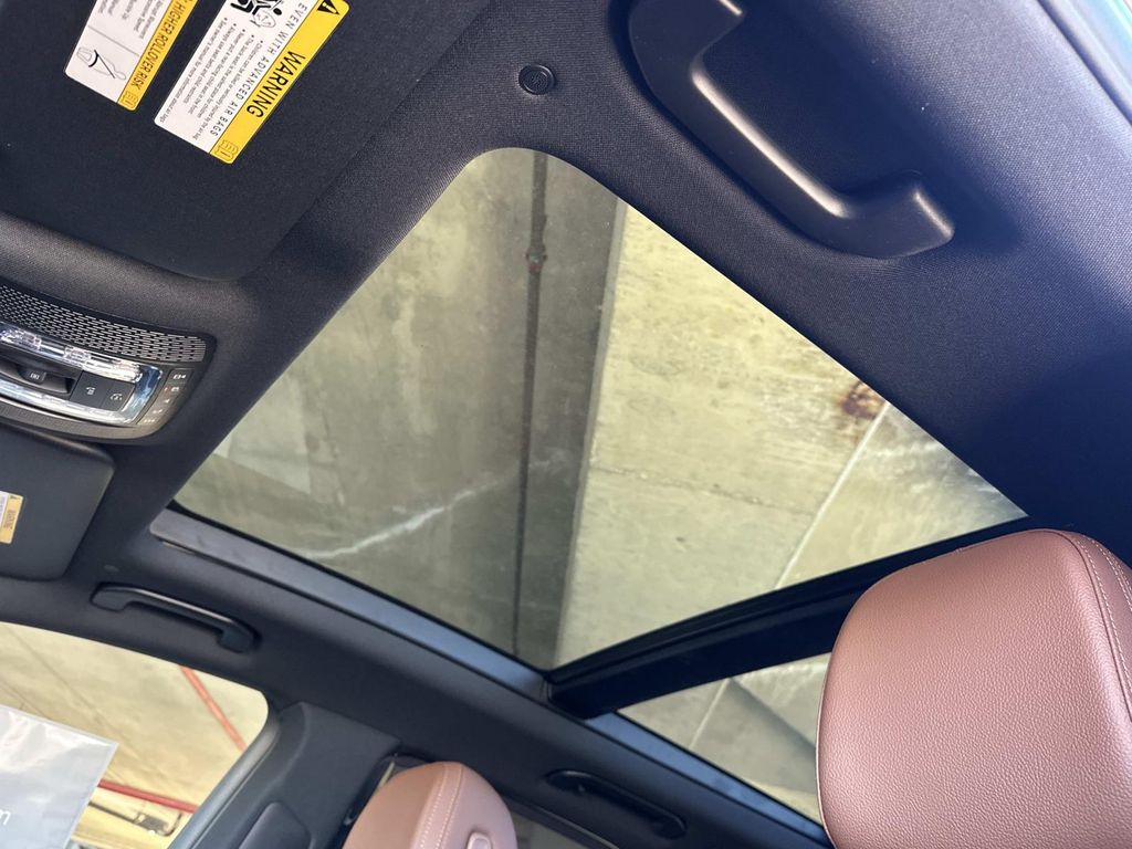 Thumbnail: 2026 Mercedes-Benz GLE - 20