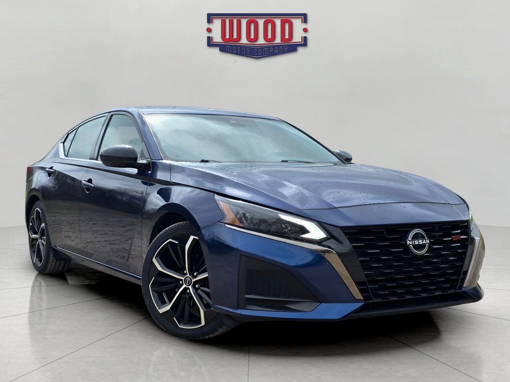 Deep Blue Pearl 2024 Nissan Altima 2.5 SR FWD Sedan Front-Wheel Drive Continuously Variable Transmission