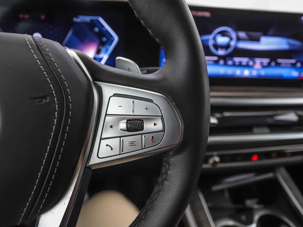 Thumbnail: 2024 BMW X7 - 13