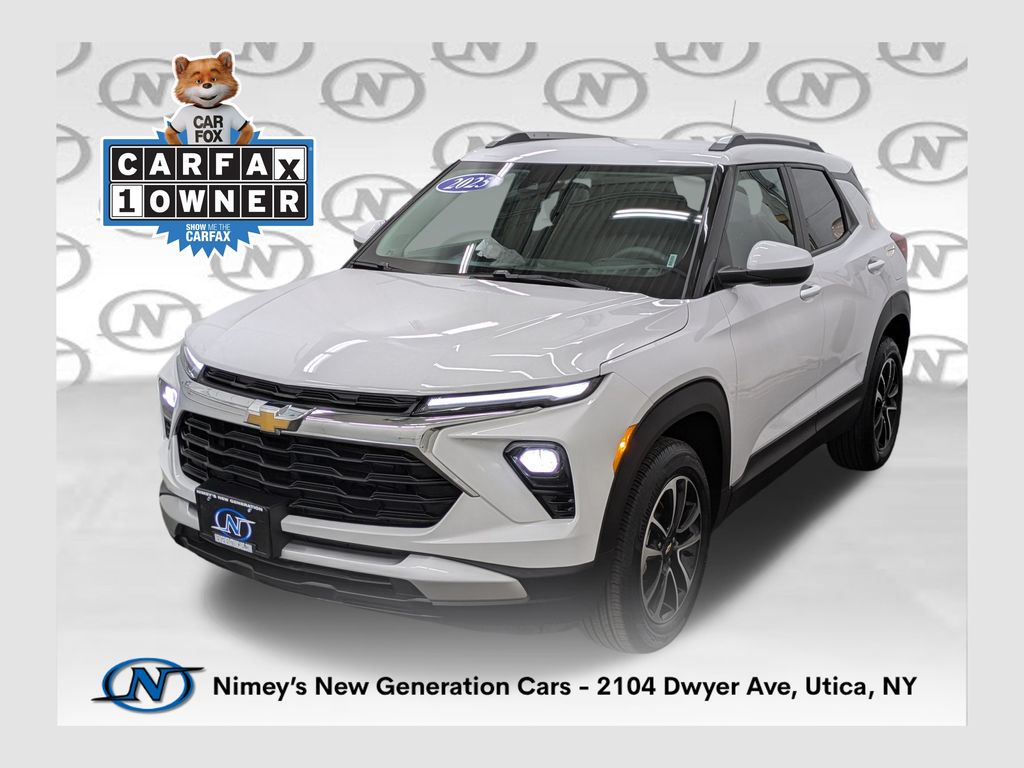 Summit White 2025 Chevrolet Trailblazer SUV / Crossover Four-Wheel Drive 9-Speed Automatic
