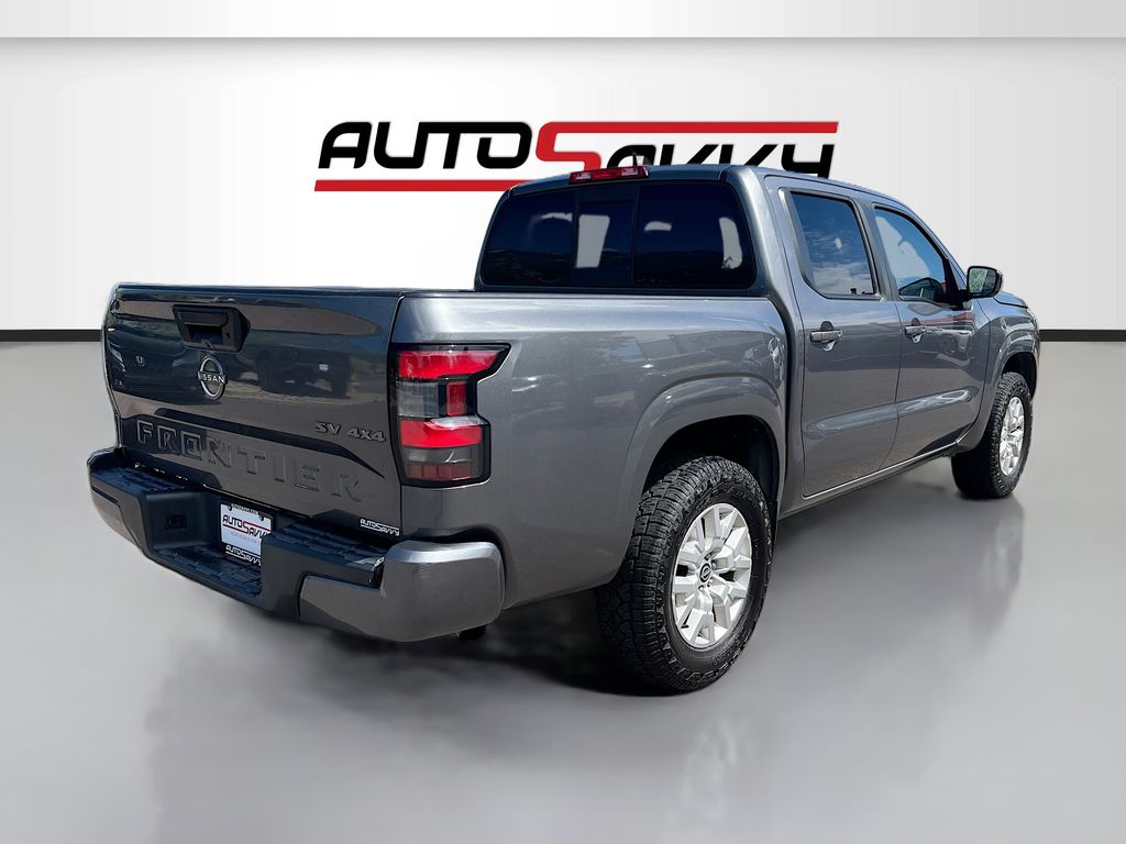 Used 2022 Gray Nissan SV image 7