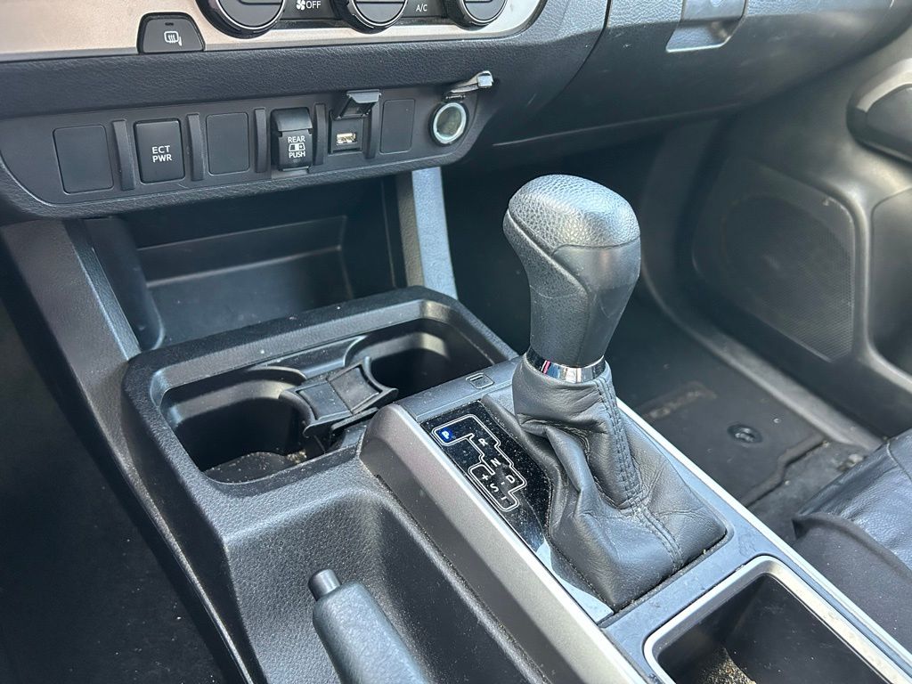 2021 Toyota Tacoma SR5 26