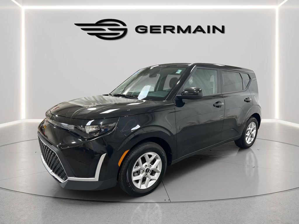 Used 2025 Black Kia LX image 3