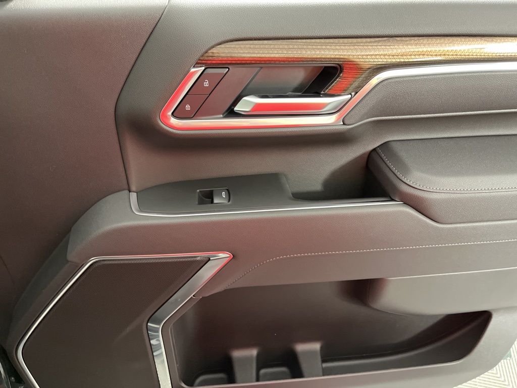 2025 Chevrolet Silverado 2500 LT 24