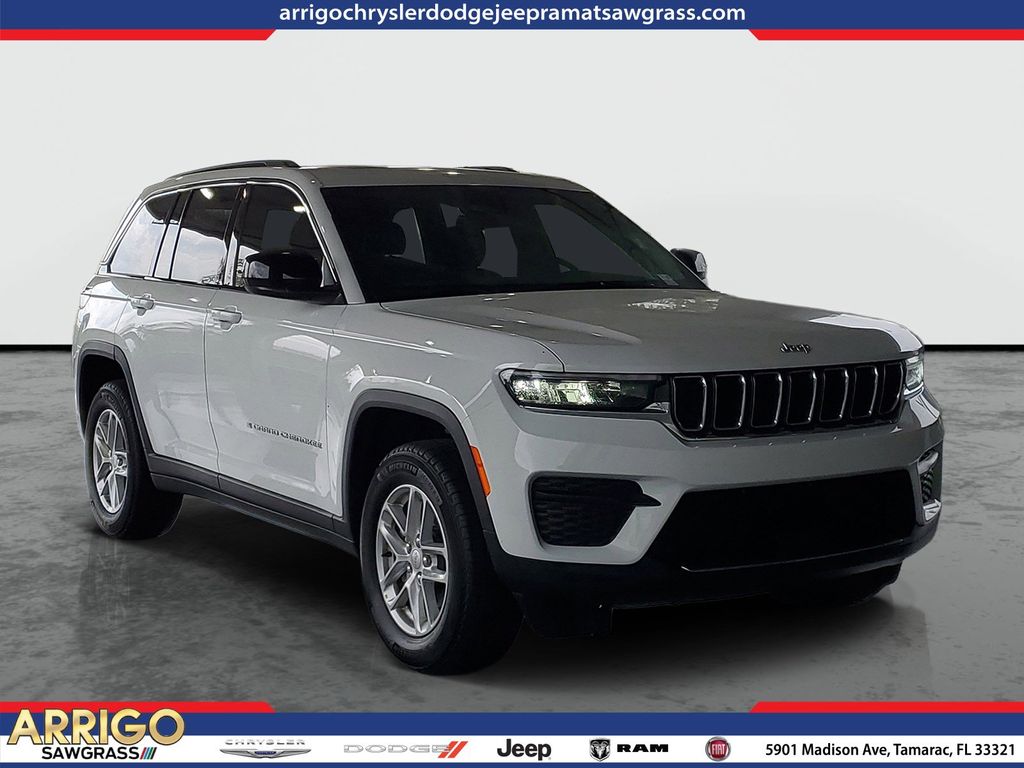2026 Jeep Grand Cherokee Laredo