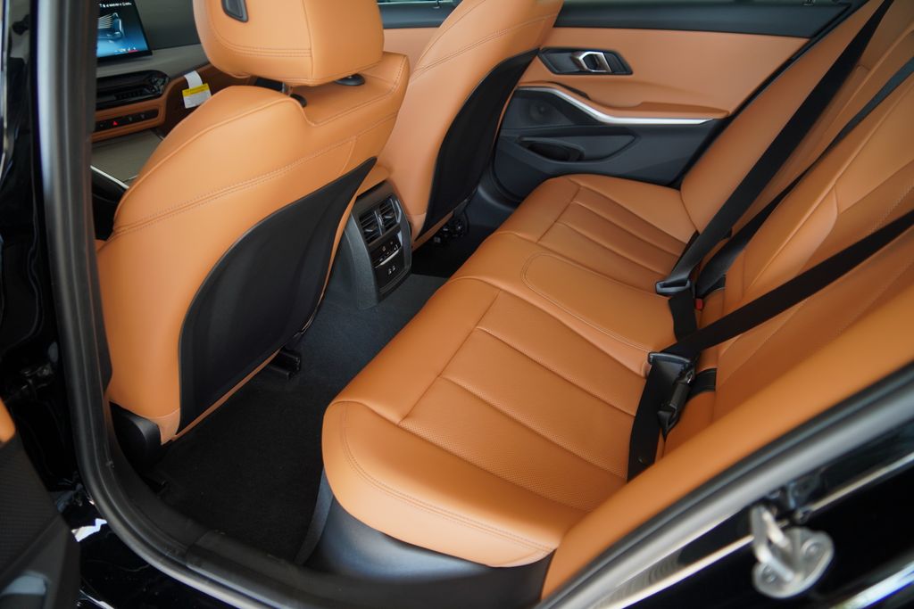 Thumbnail: 2026 BMW 3 Series - 19