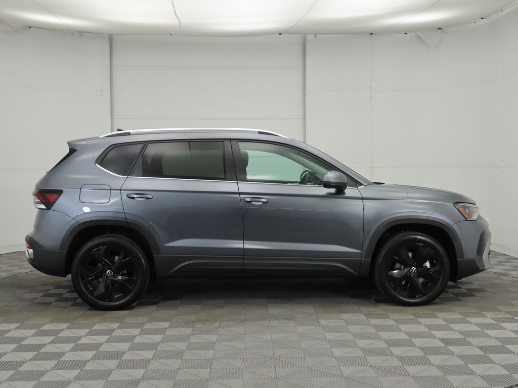 2025 Volkswagen Taos SE 5