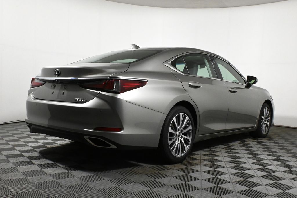 Thumbnail: 2019 Lexus ES - 6