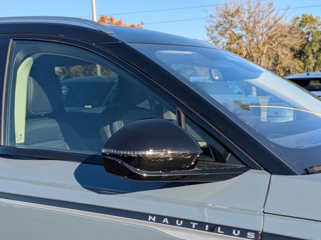 2025 Lincoln Nautilus Reserve