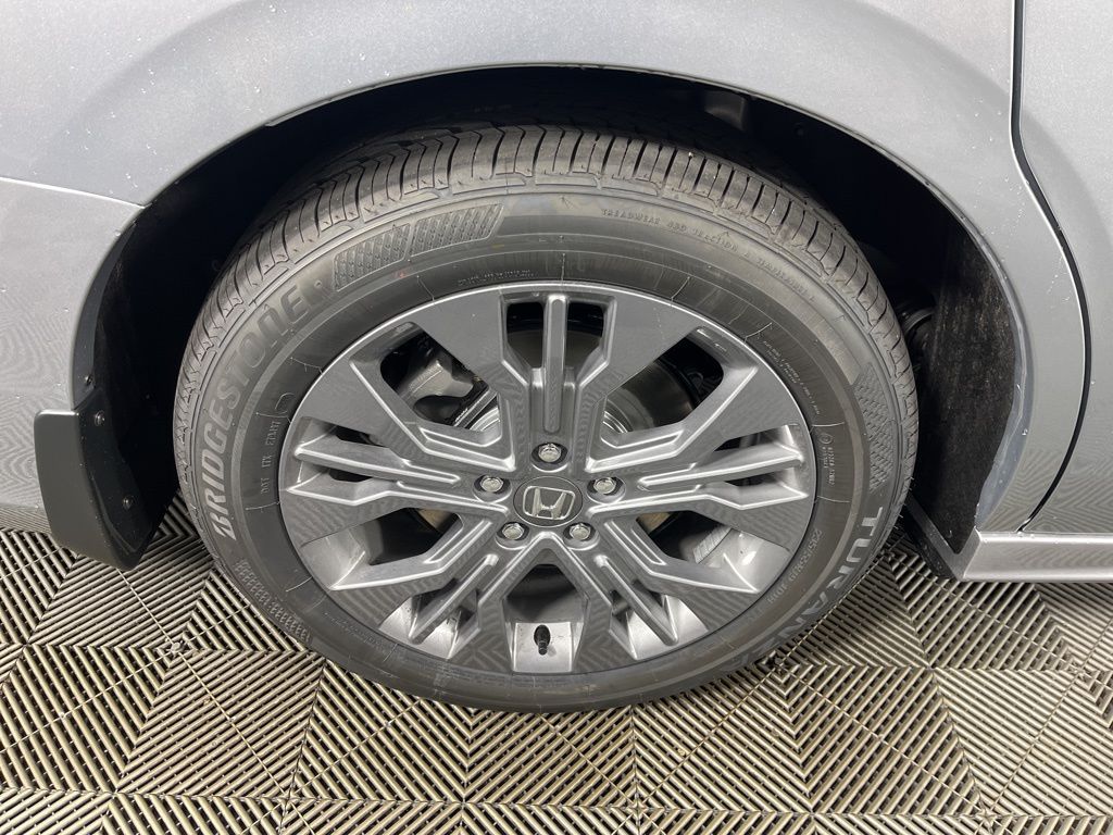 Thumbnail: 2026 Honda Odyssey - 13