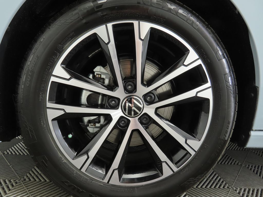 Thumbnail: 2025 Volkswagen Jetta - 30