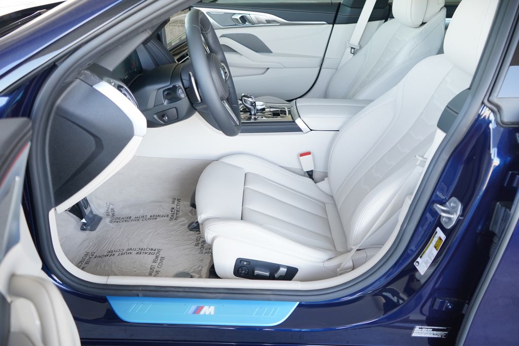 Thumbnail: 2026 BMW 8 Series - 11