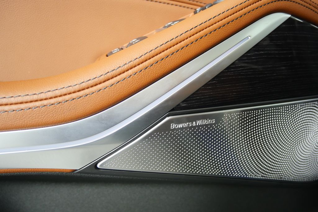 Thumbnail: 2026 BMW X7 - 10