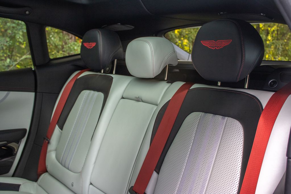 2025 Aston Martin DBX 707 - Photo 20