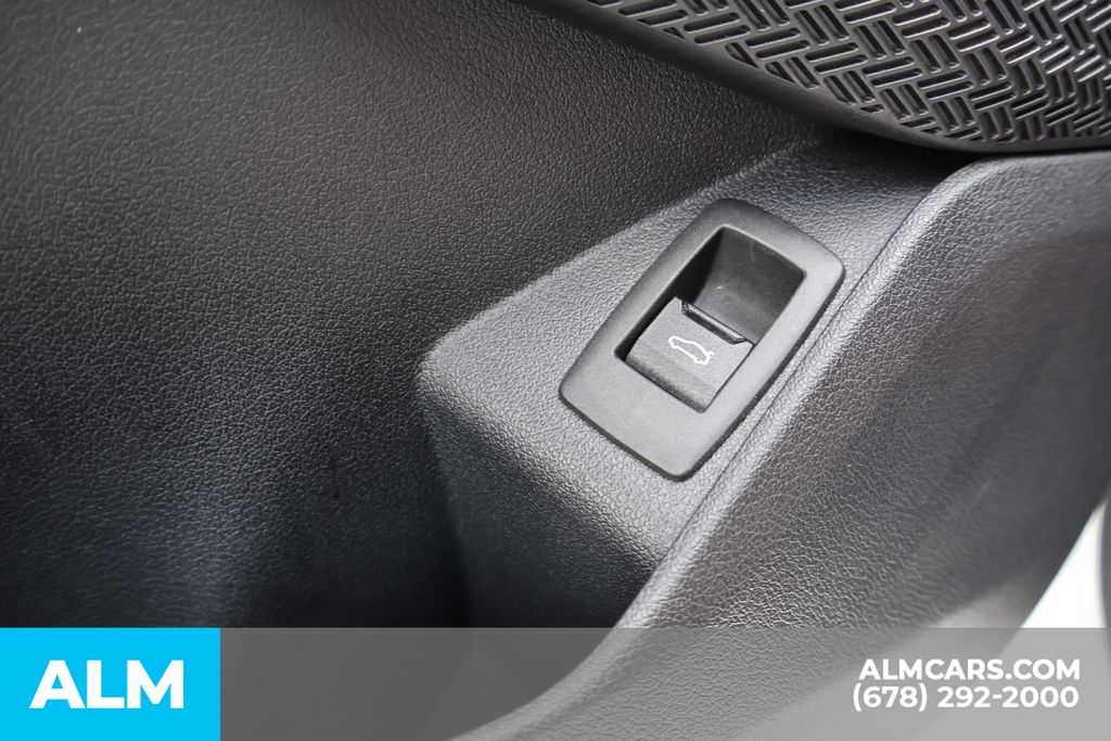 Used 2023 White BMW xDrive28i image 14