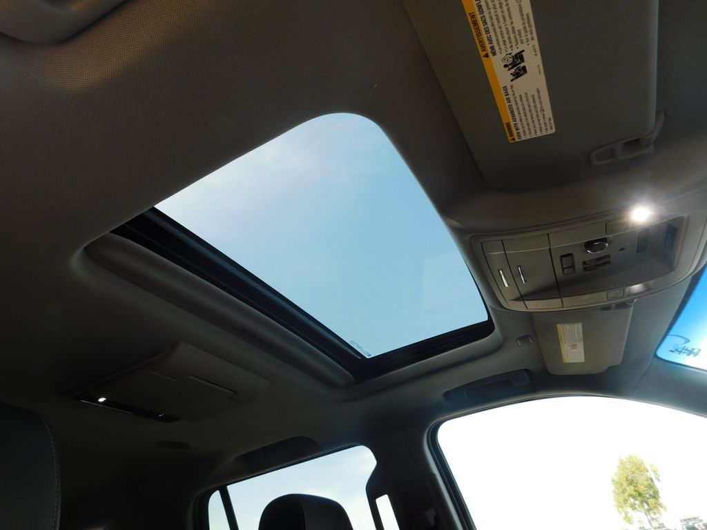 Thumbnail: 2019 Chevrolet Tahoe - 3