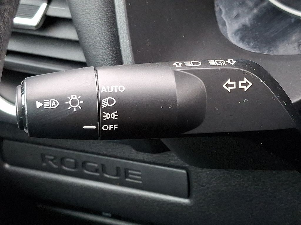 2023 Nissan Rogue — photo 25