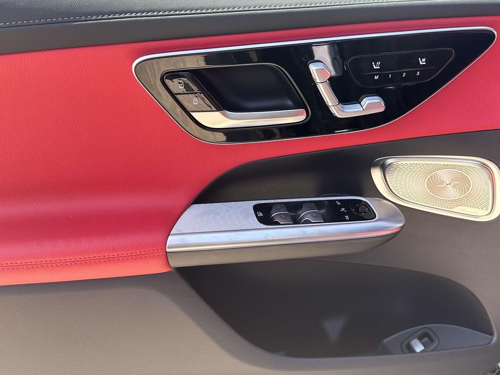 Thumbnail: 2025 Mercedes-Benz GLC - 13