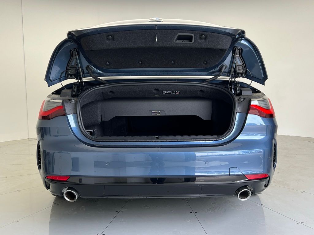 Thumbnail: 2025 BMW 4 Series - 9