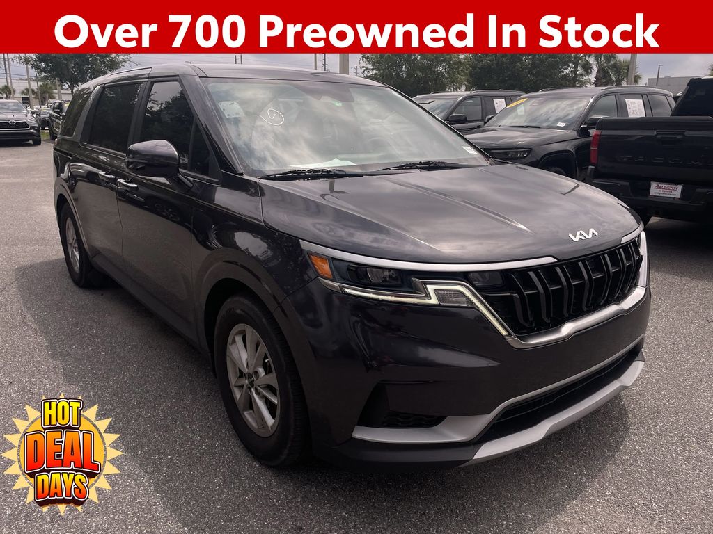 2023 Kia Sedona LX Seat Pkg's photo