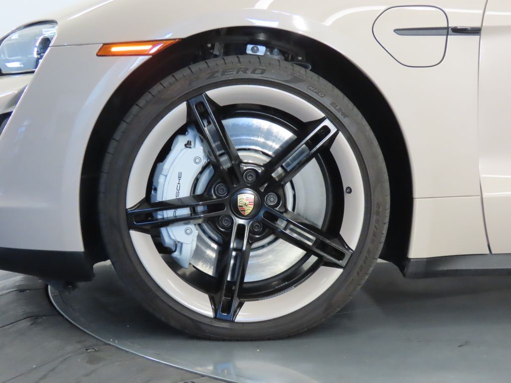 Thumbnail: 2024 Porsche Taycan - 11