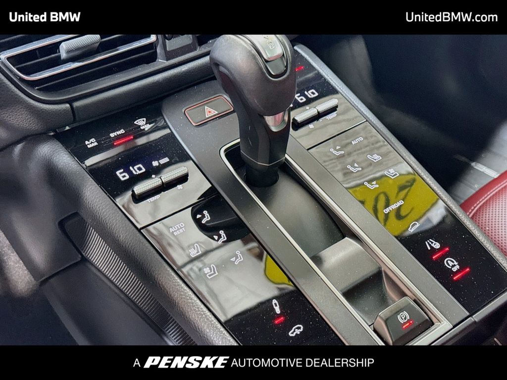 Thumbnail: 2024 Porsche Macan - 11