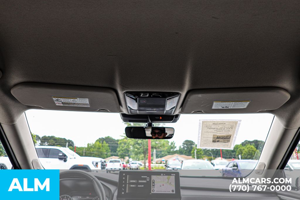 Used 2025 Silver Mitsubishi SE image 59