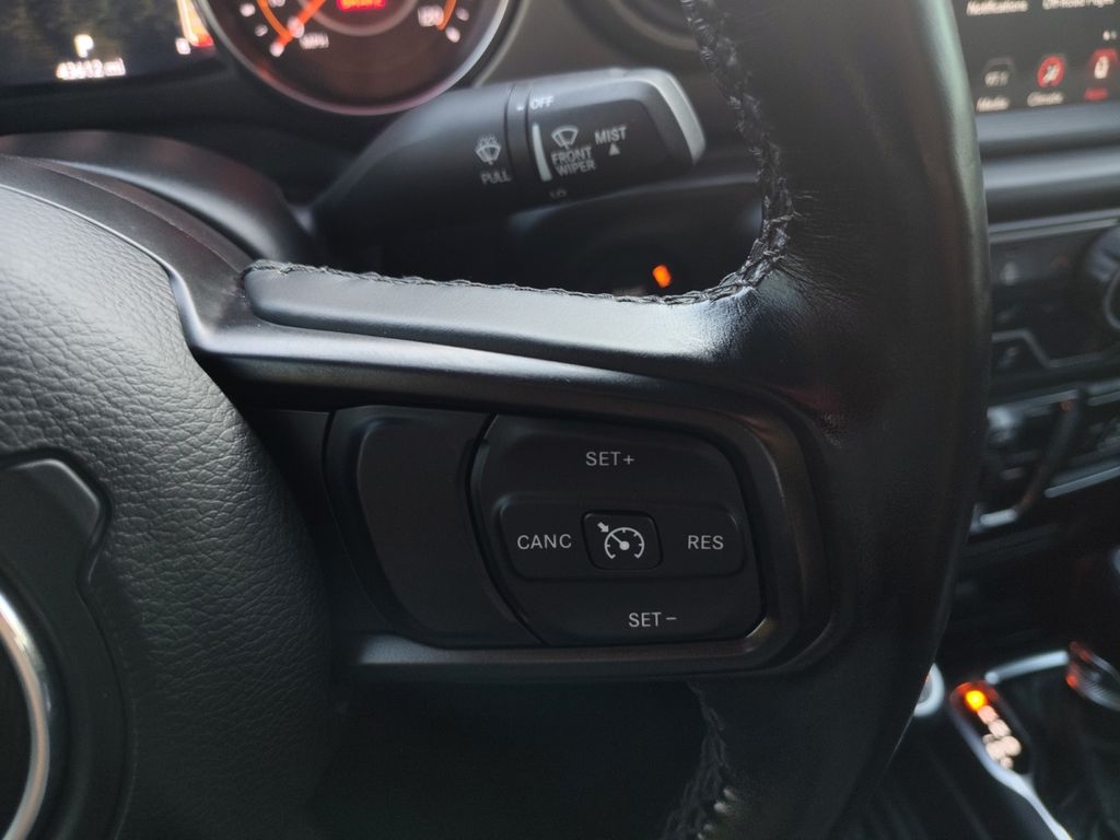 Used Car 2022 Jeep Gladiator  Willys For Sale Under $35,000 In Austin, Texas