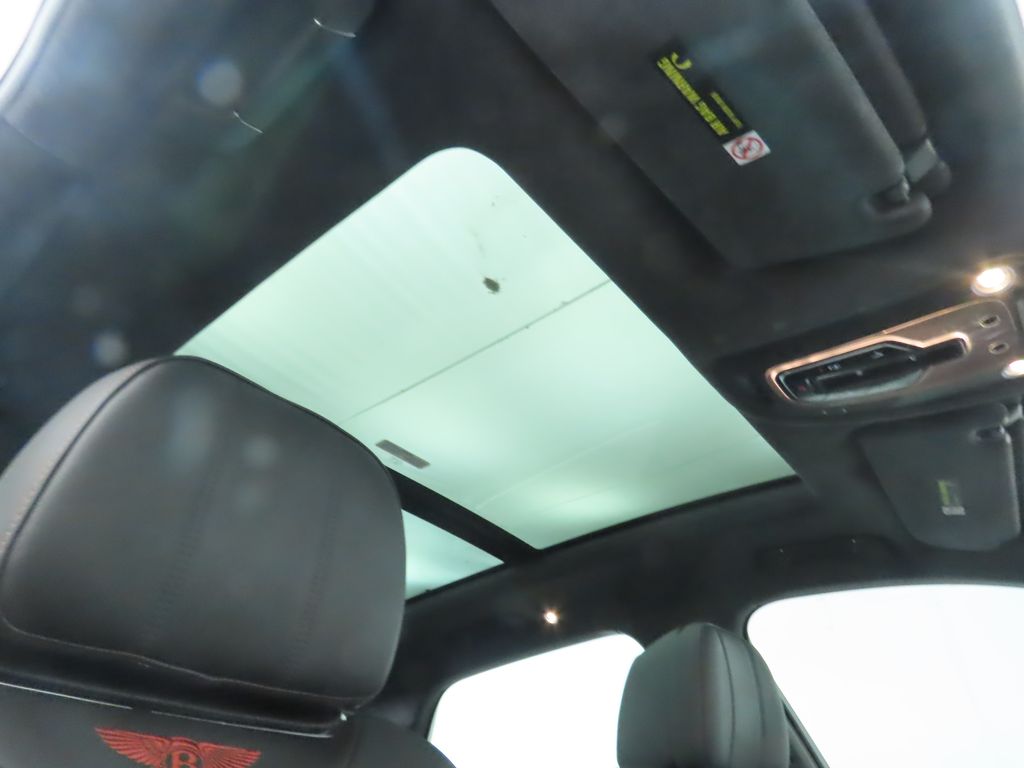Thumbnail: 2019 Bentley Bentayga - 19