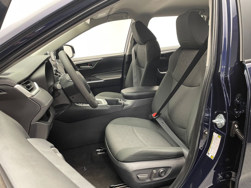 2023 Toyota RAV4 XLE 13