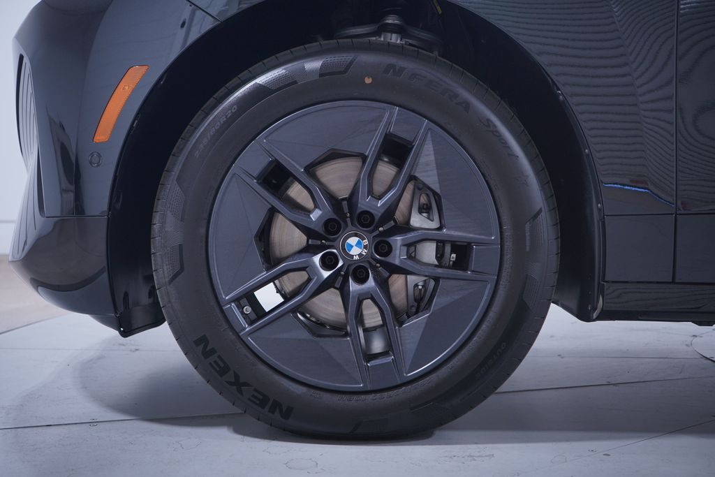 Thumbnail: 2026 BMW iX - 2