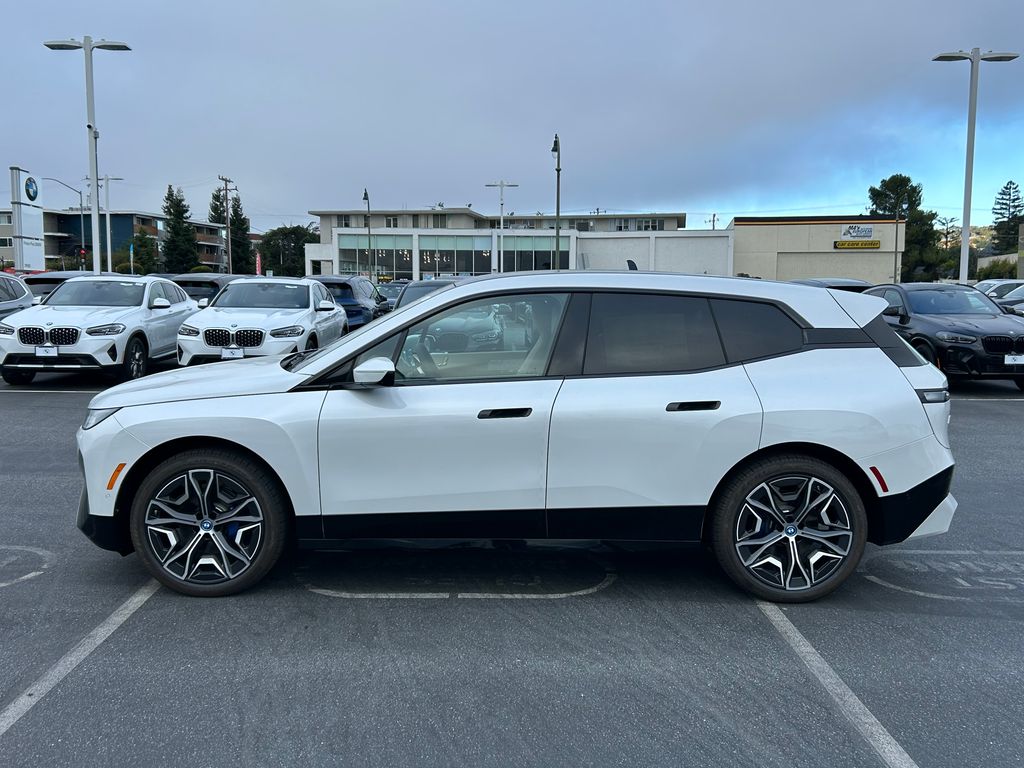 2025 BMW iX xDrive50 2