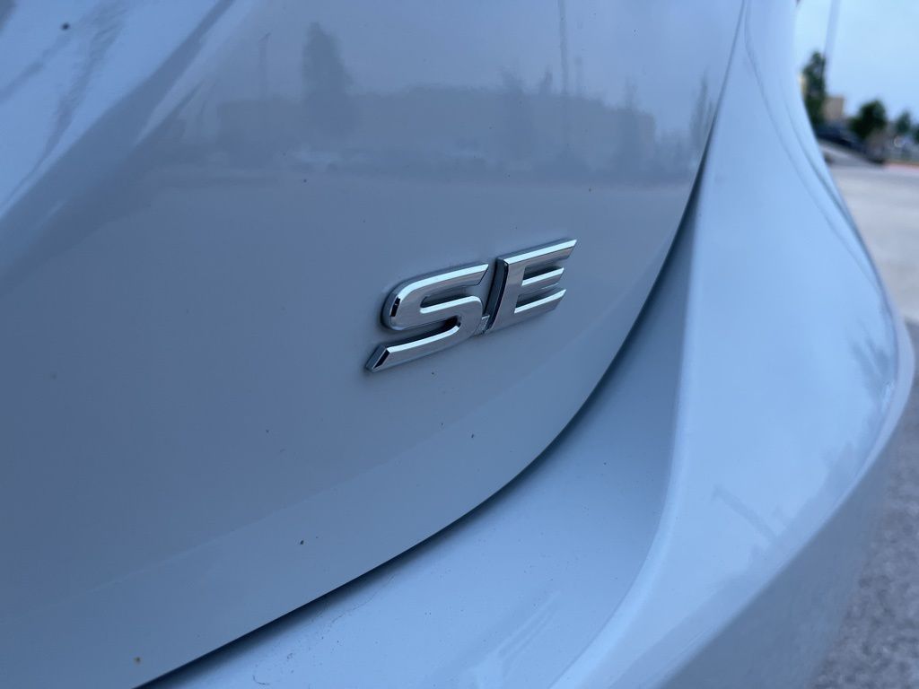 2023 Toyota Camry SE 8